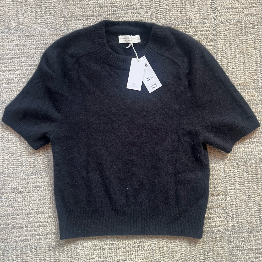Abercrombie & Fitch Cashmere Cropped Black Crew Neck Sweater